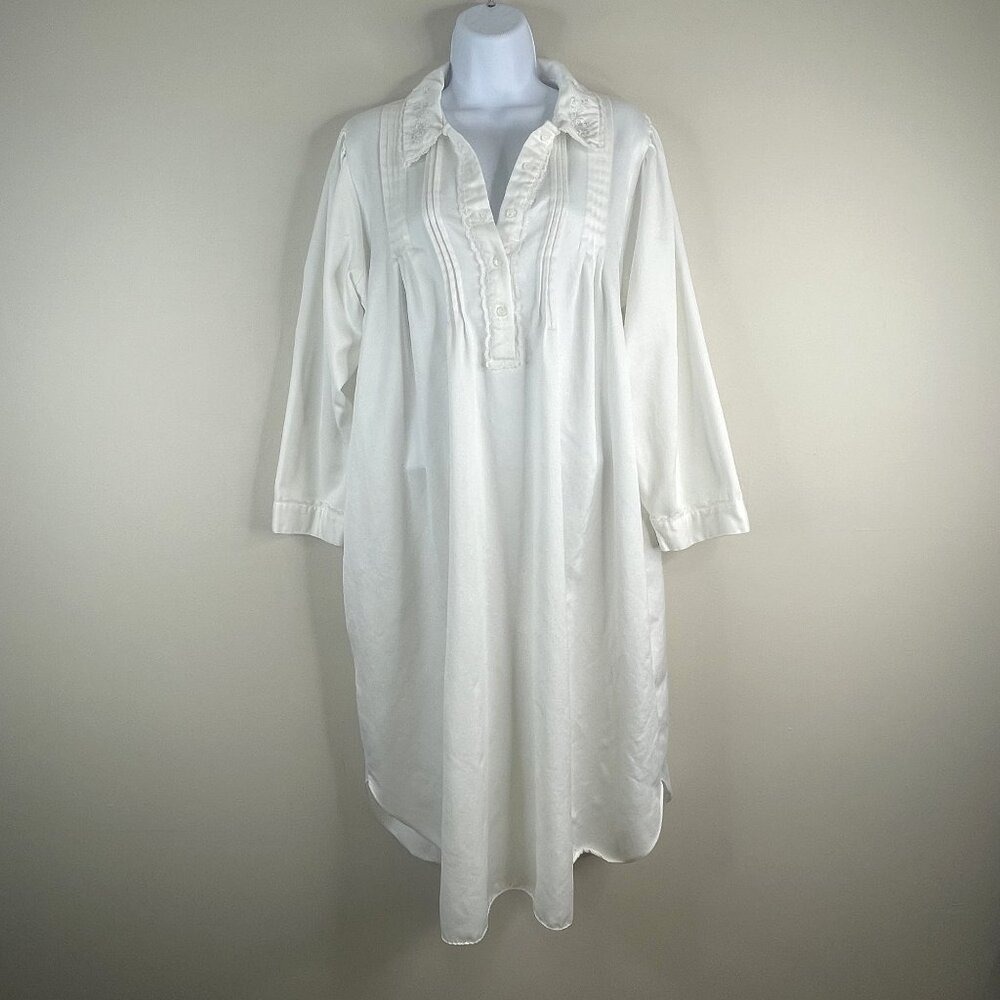 Vintage Grandma Night Before Christmas Nightgown Large Pleated Embroidered Cozy